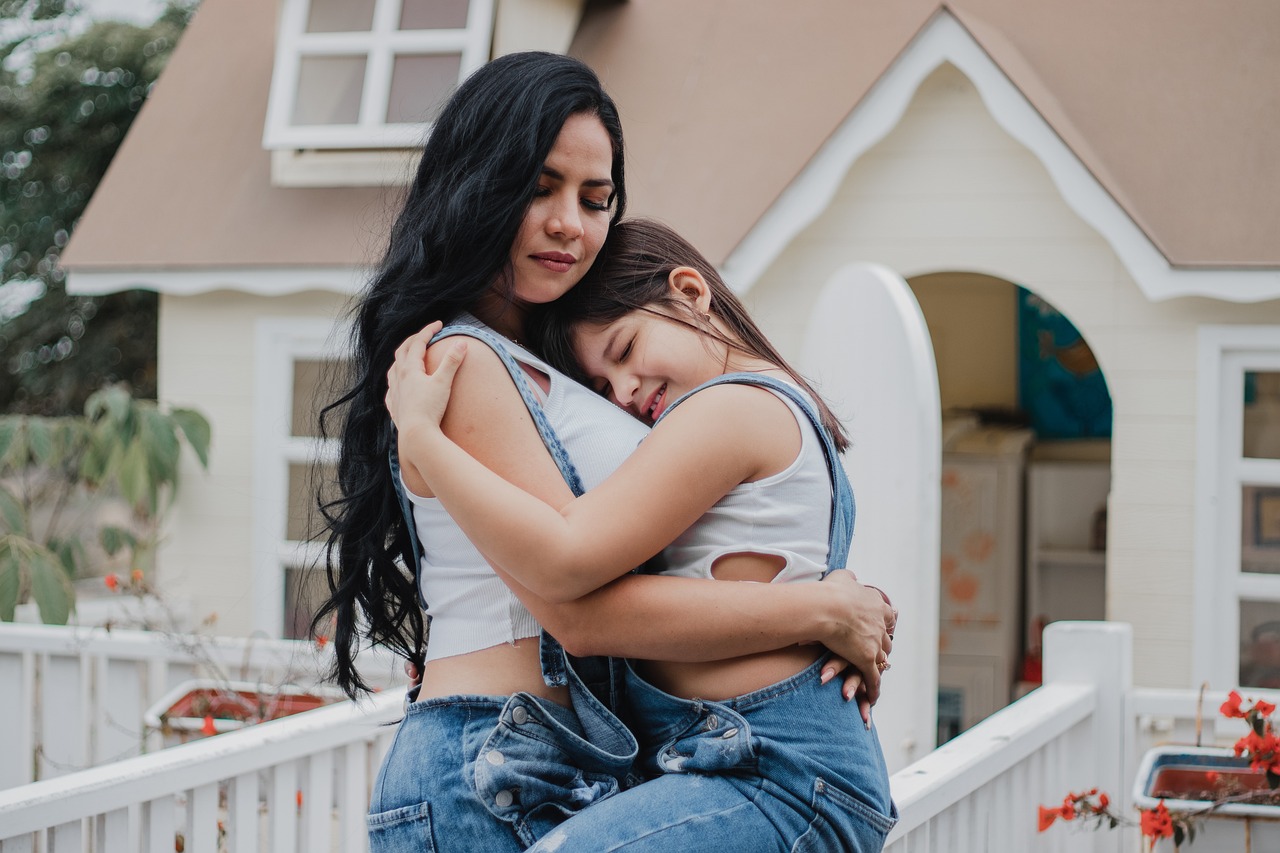 service-06 lifestyle, abrazo, familia, mother, happy, happiness, amor, joy, mama, house, home, mother, mother, mother, mother, mother, amor, amor, amor, mama, house, house, home, home