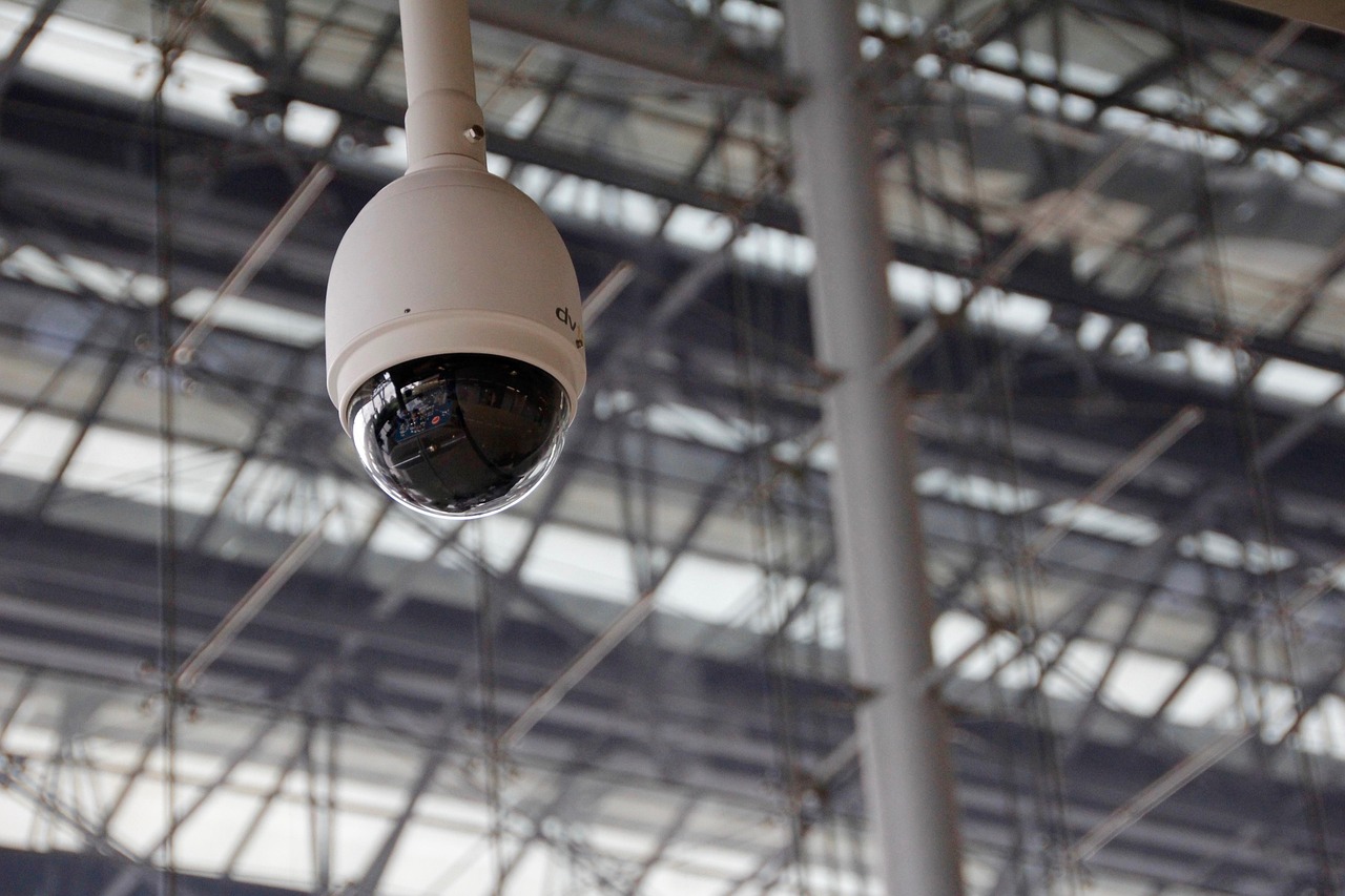 entdecken sie die neuesten technologien und methoden zur überwachung. erfahren sie, wie moderne überwachungslösungen sicherheit und effizienz in verschiedenen bereichen gewährleisten können.